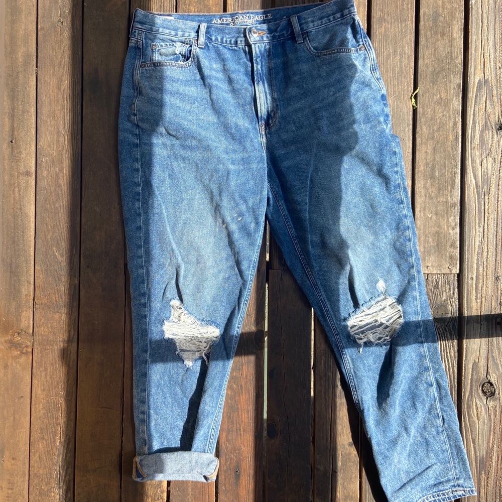 american eagle high waisted mom jeans